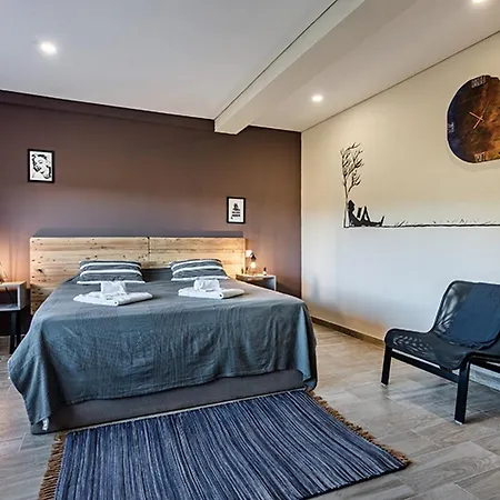 Casa Nostra تافيرا