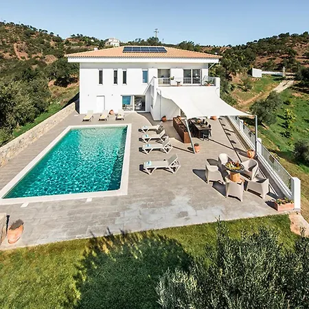 Casa Nostra Villa