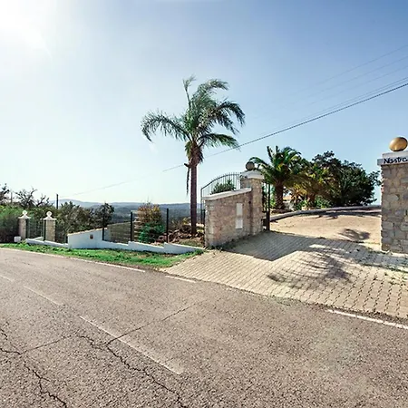Casa Nostra Villa *