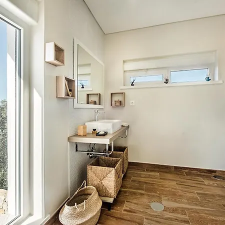 Casa Nostra טאווירה